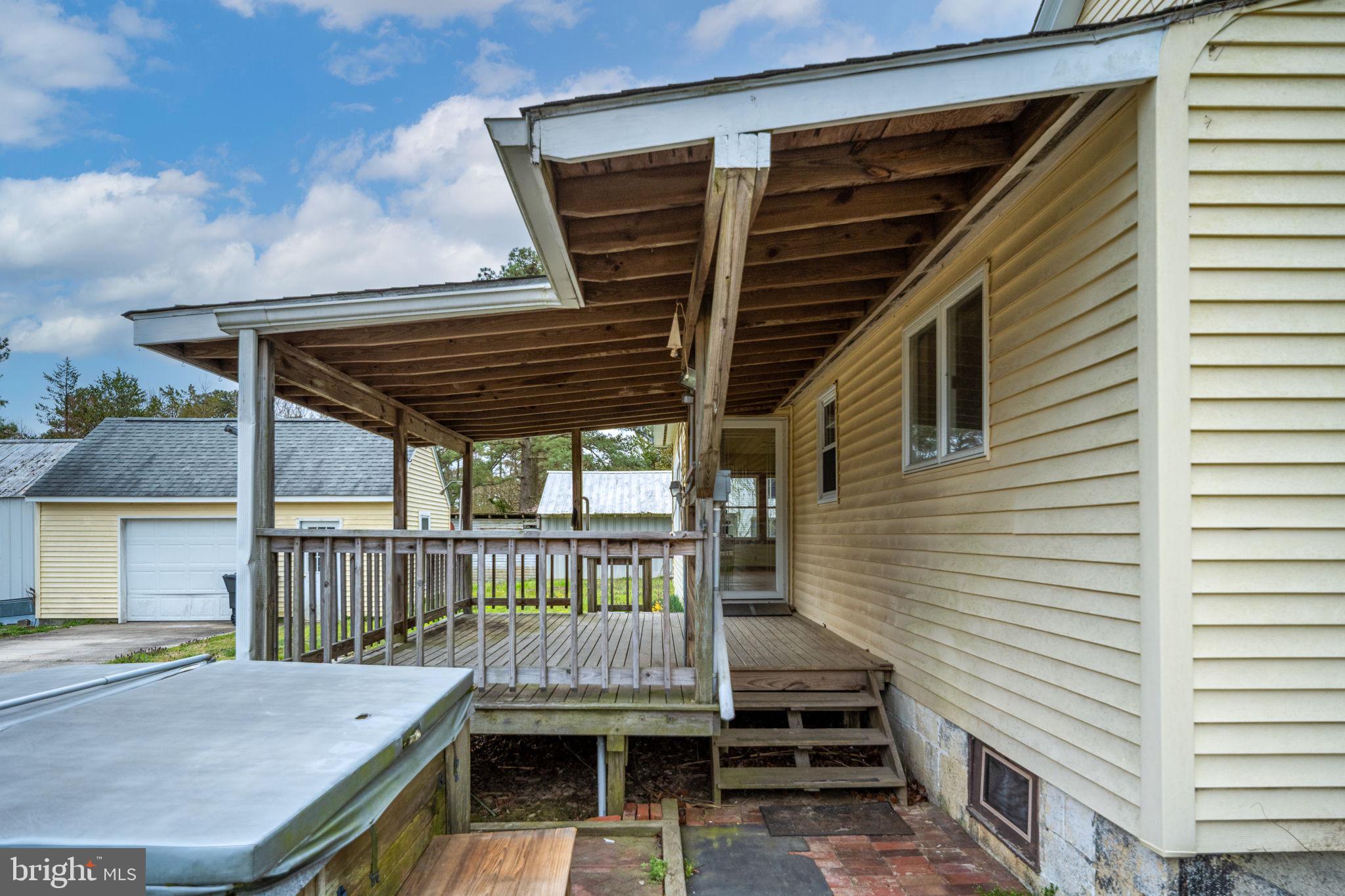 1881 Fairport Road Reedville, VA 22539 - Photo 36 of 48 Back Porch Entrance to Sunroom