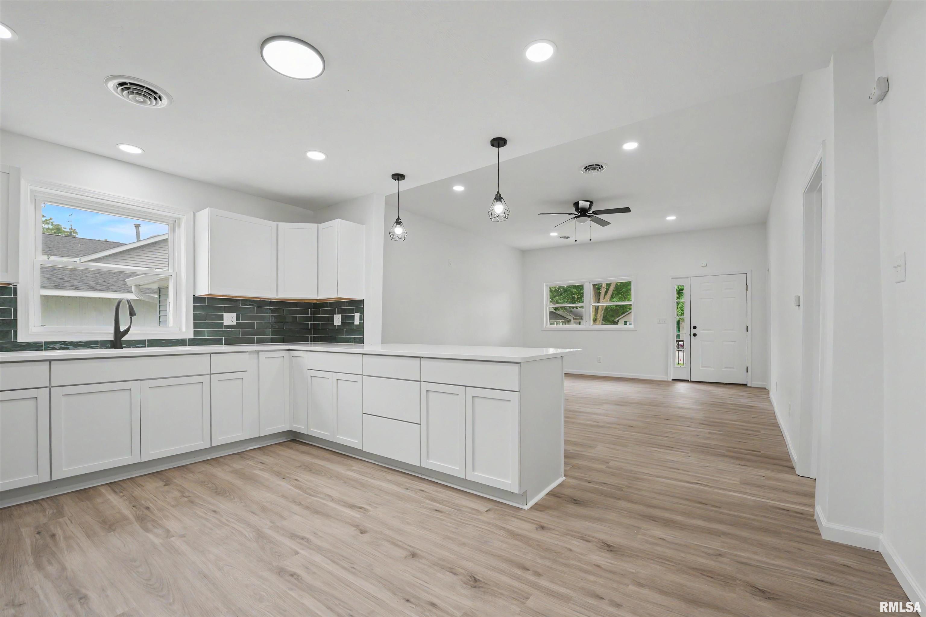 709 South Kickapoo Street Lincoln, IL 62656 - Photo 9 of 25