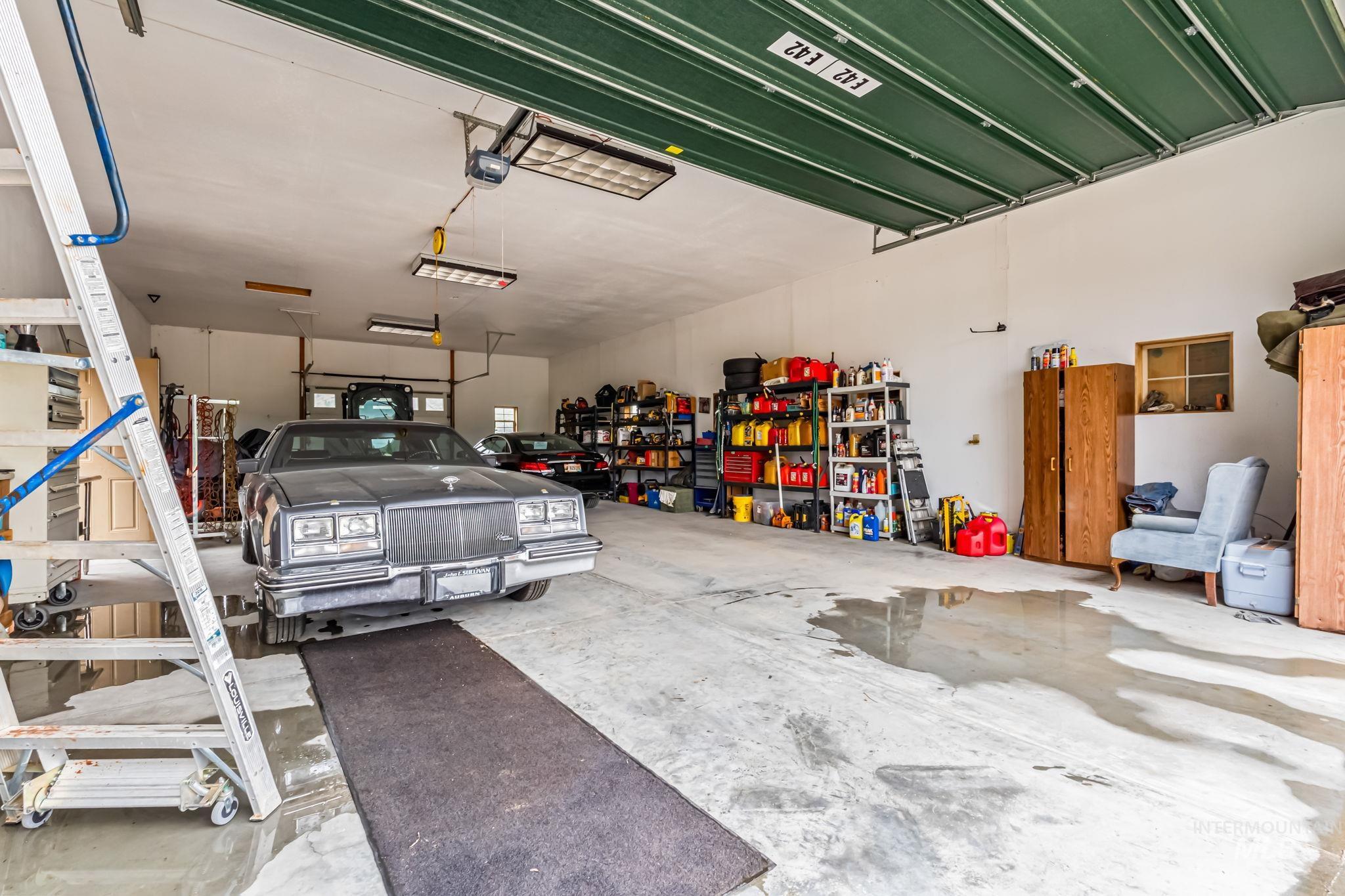 15 Rim Canyon Lane Boise, ID 83716 - Photo 22 of 31 View of garage