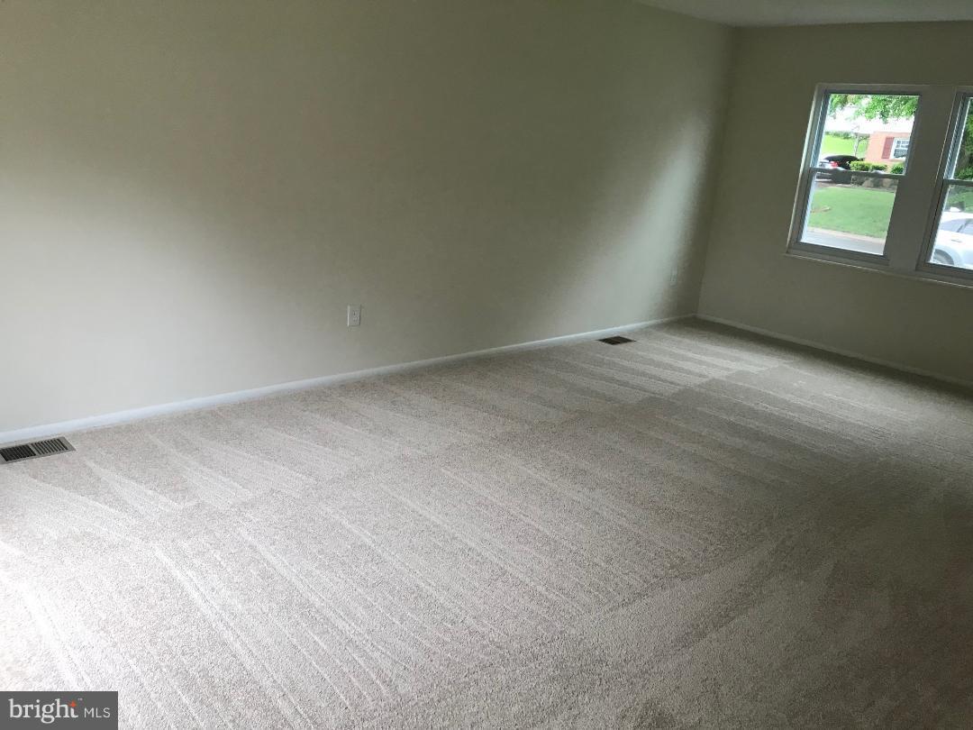 3520 Jeff Road Glenarden, MD 20706 - Photo 3 of 14 Living Room