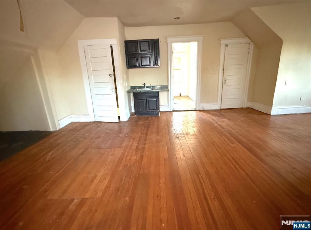 66 Scheerer Avenue Newark, NJ 07112 - Photo 11 of 24