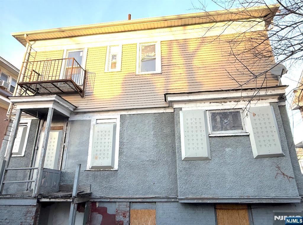 66 Scheerer Avenue Newark, NJ 07112 - Photo 3 of 24