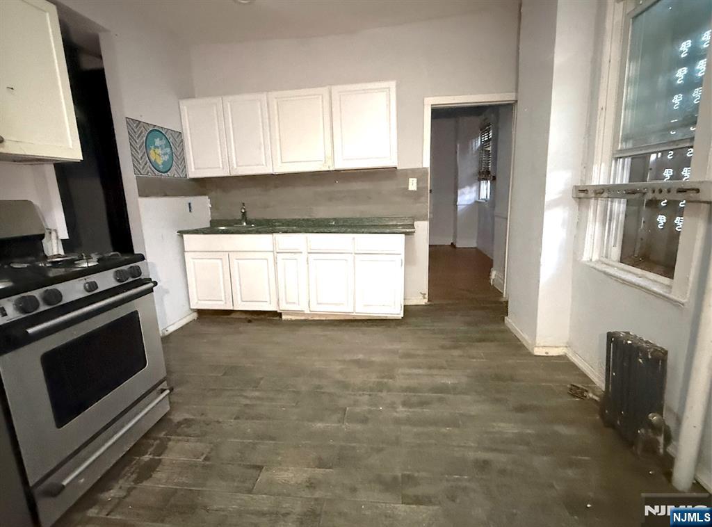 66 Scheerer Avenue Newark, NJ 07112 - Photo 8 of 24