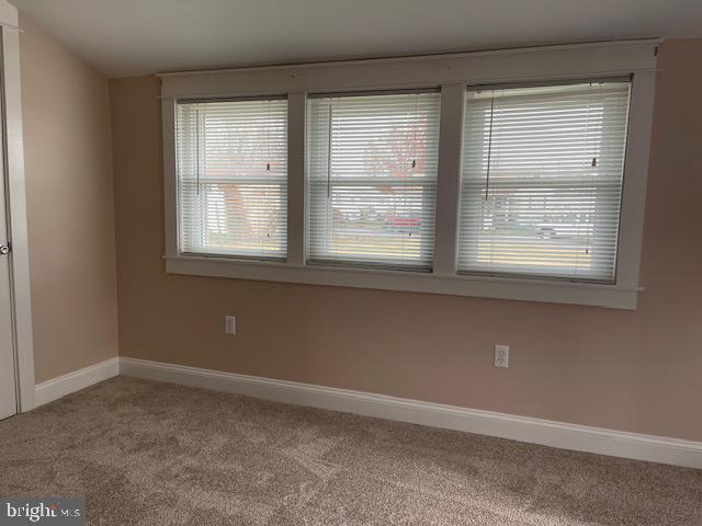 346 Coolidge Avenue Carneys Point, NJ 08069 - Photo 7 of 24 an empty room with a window