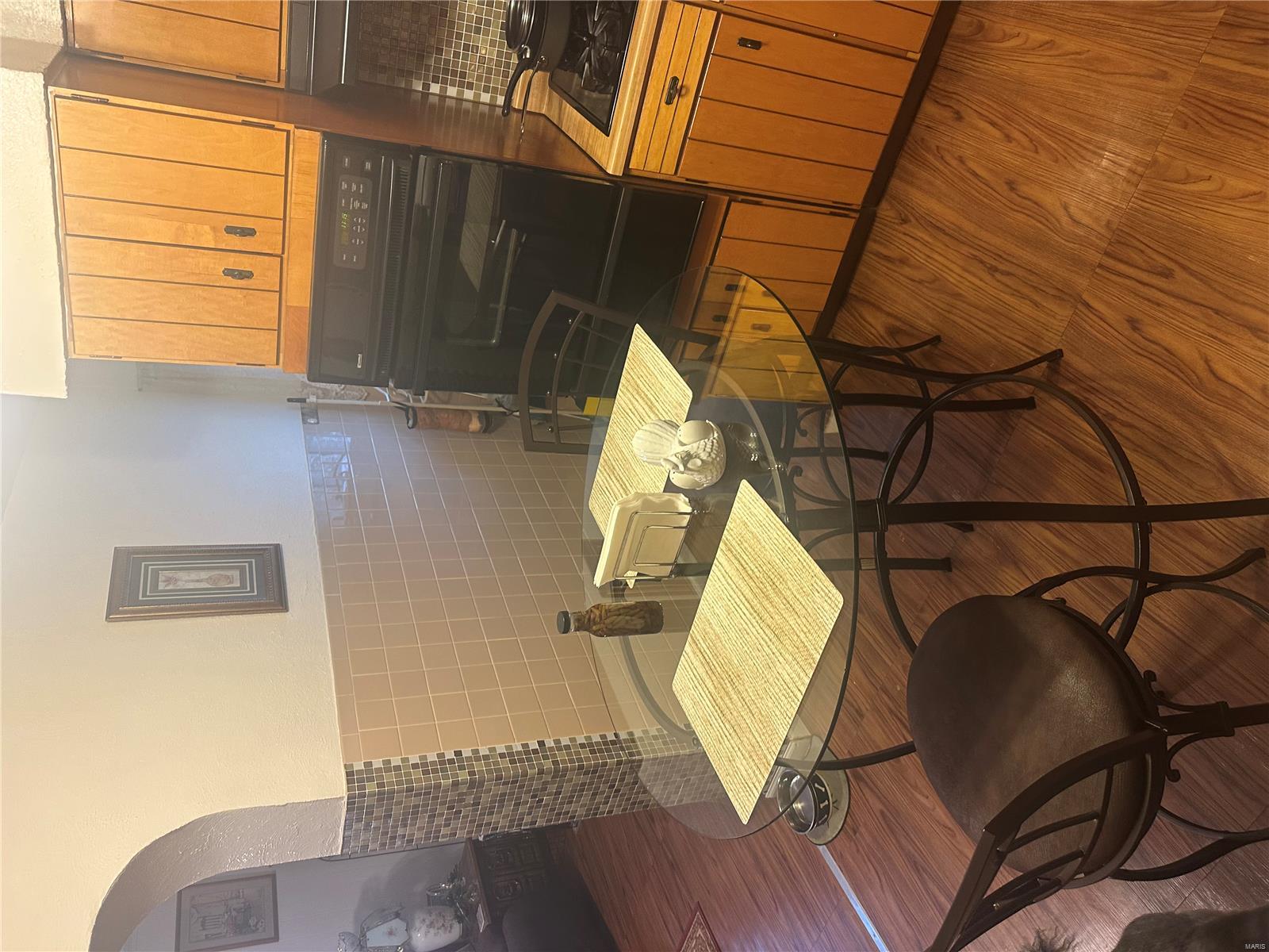 39 Bascom Drive St. Louis, MO 63135 - Photo 3 of 15