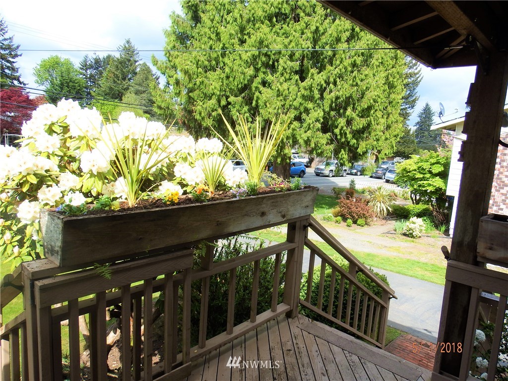 114 224th Street Southwest Bothell, WA 98021 - Photo 2 of 16