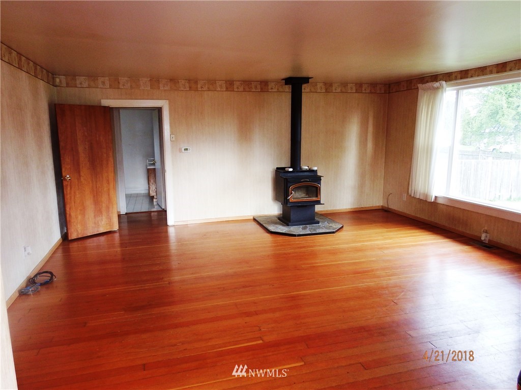 114 224th Street Southwest Bothell, WA 98021 - Photo 3 of 16