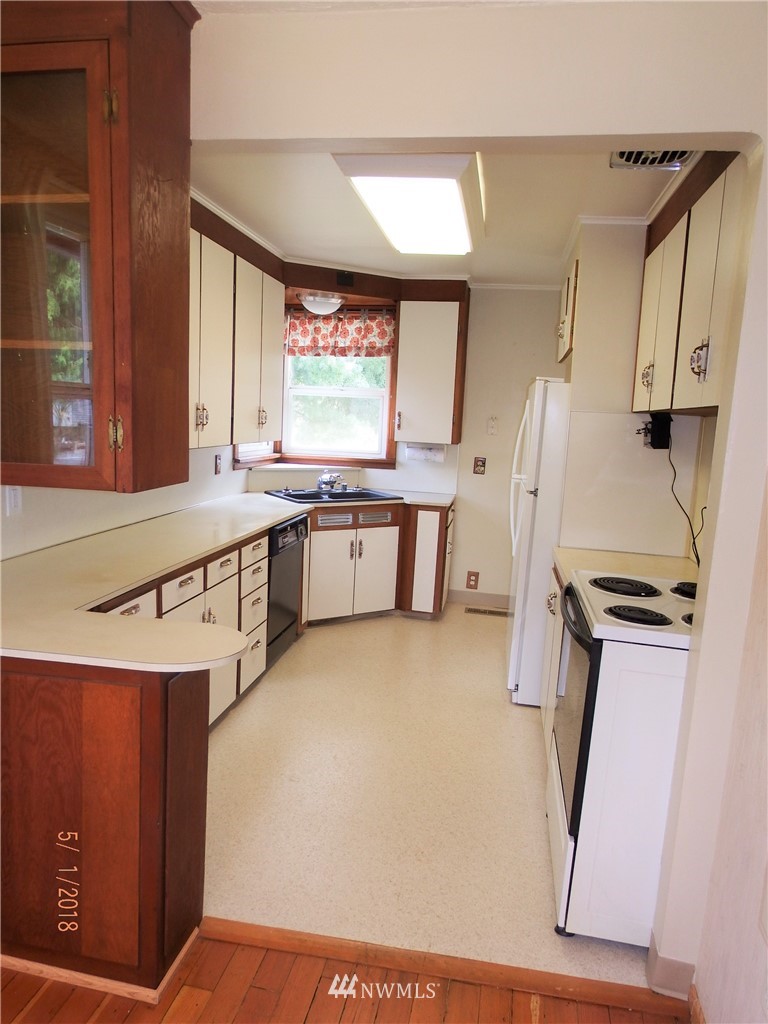 114 224th Street Southwest Bothell, WA 98021 - Photo 4 of 16