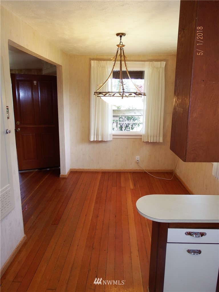 114 224th Street Southwest Bothell, WA 98021 - Photo 5 of 16