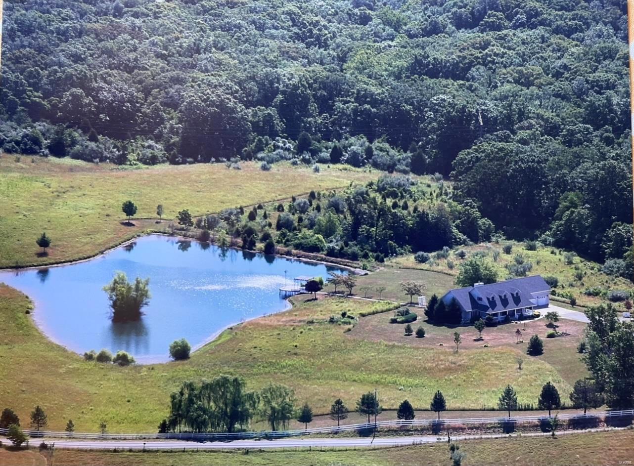 1338 Wagon Creek Road Creal Springs, IL 62922 - Photo 2 of 45