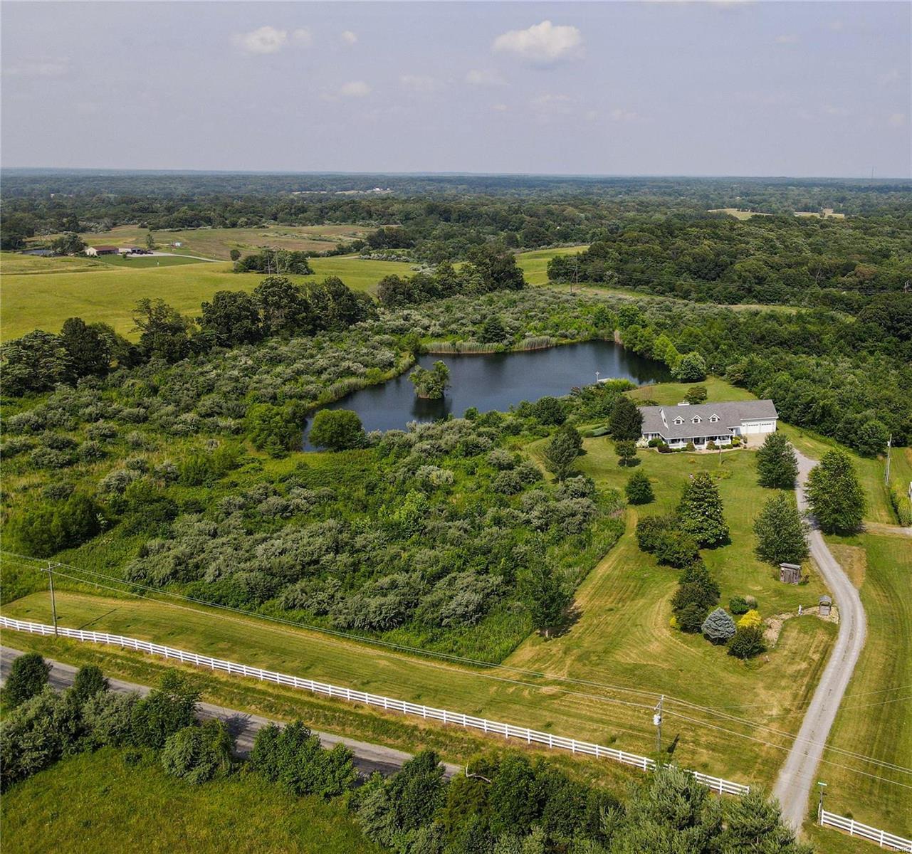 1338 Wagon Creek Road Creal Springs, IL 62922 - Photo 12 of 45