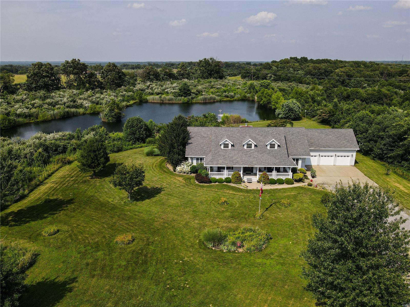 1338 Wagon Creek Road Creal Springs, IL 62922 - Photo 3 of 45