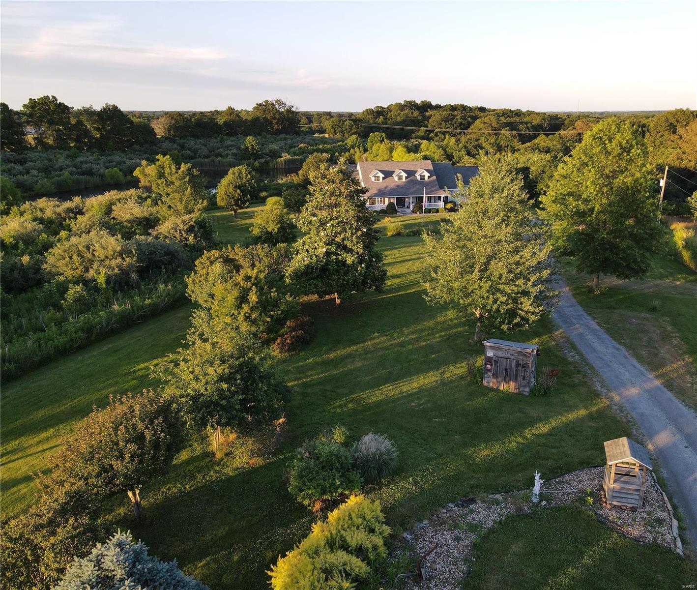 1338 Wagon Creek Road Creal Springs, IL 62922 - Photo 4 of 45