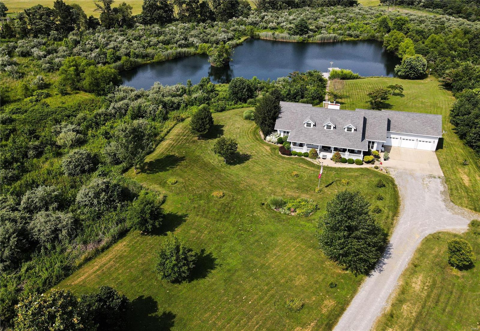 1338 Wagon Creek Road Creal Springs, IL 62922 - Photo 10 of 45