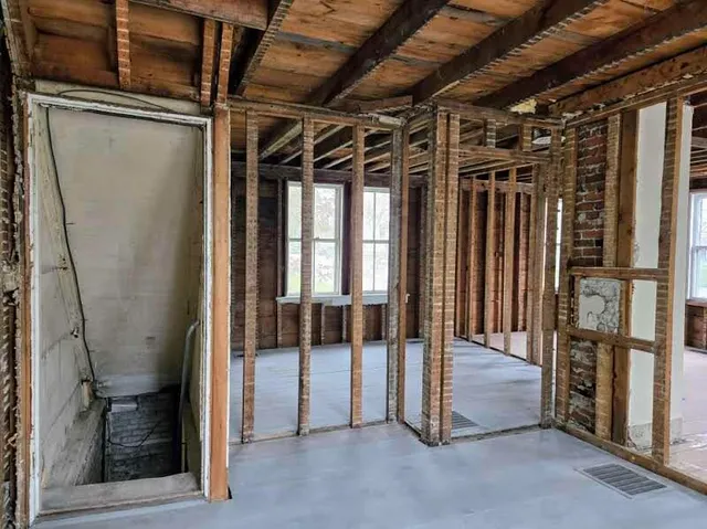 $164,000 | 12 Depot Street, Kingfield, ME 04947