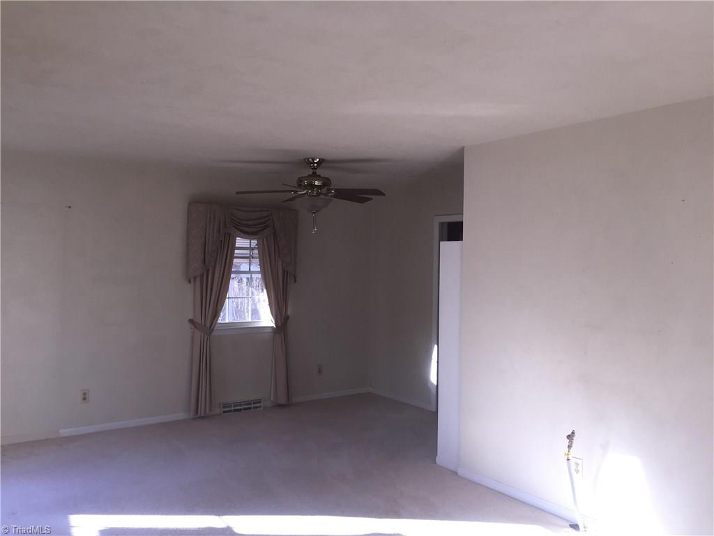 2208 Timberlake Avenue High Point, NC 27265 - Photo 2 of 18 Living Room has an area that could be a DINING ROOM