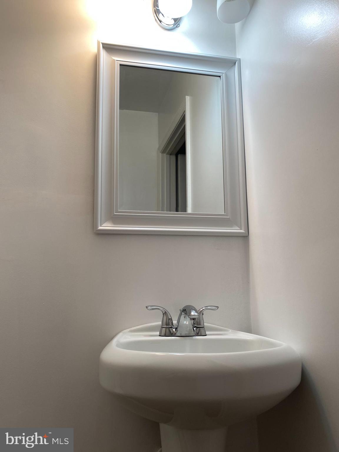 6529 Ridgeborne Drive Baltimore, MD 21237 - Photo 21 of 26 modern fixtures