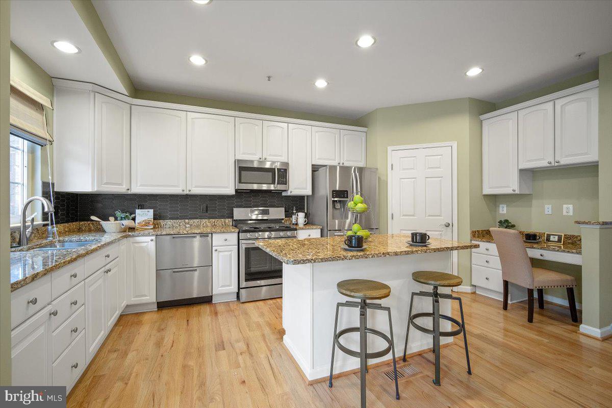 607 Gatestone Street Gaithersburg, MD 20878 - Photo 14 of 31 Double Dishwasher