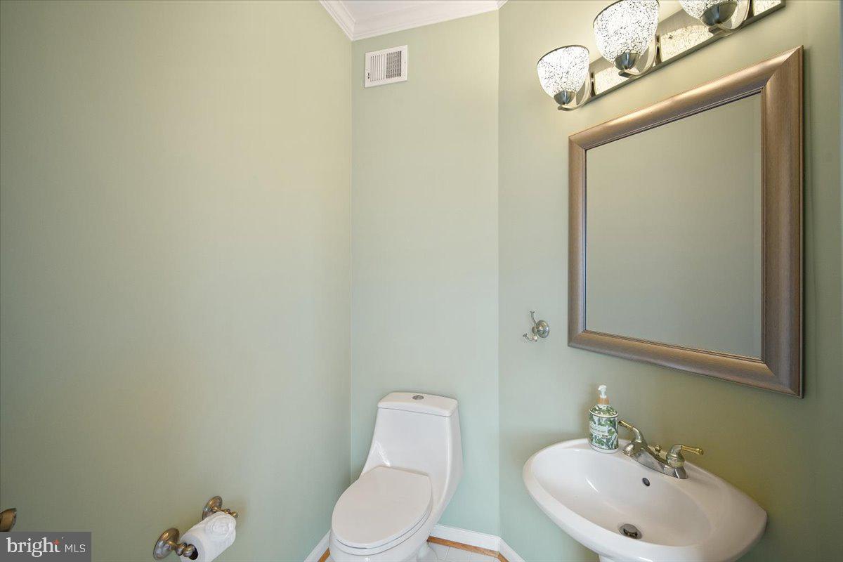 607 Gatestone Street Gaithersburg, MD 20878 - Photo 8 of 31 Powder Room off LR