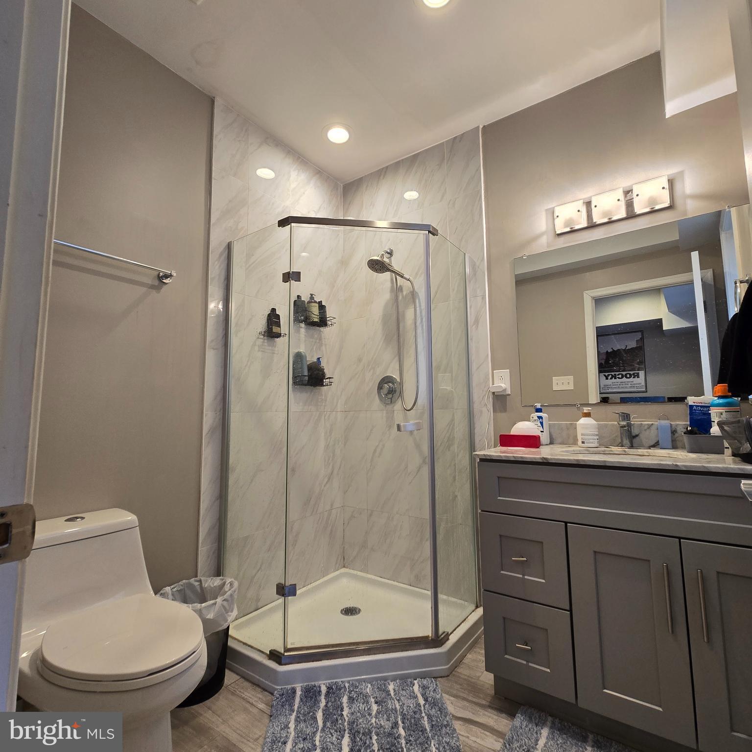 4309 Main Street, Unit 2 Philadelphia, PA 19127 - Photo 15 of 17 Private 2nd bedroom bath