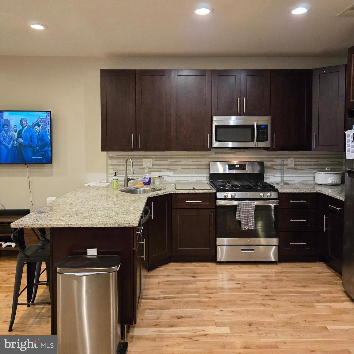 4309 Main Street, Unit 2 Philadelphia, PA 19127 - Photo 3 of 17 Chef's kitchen!