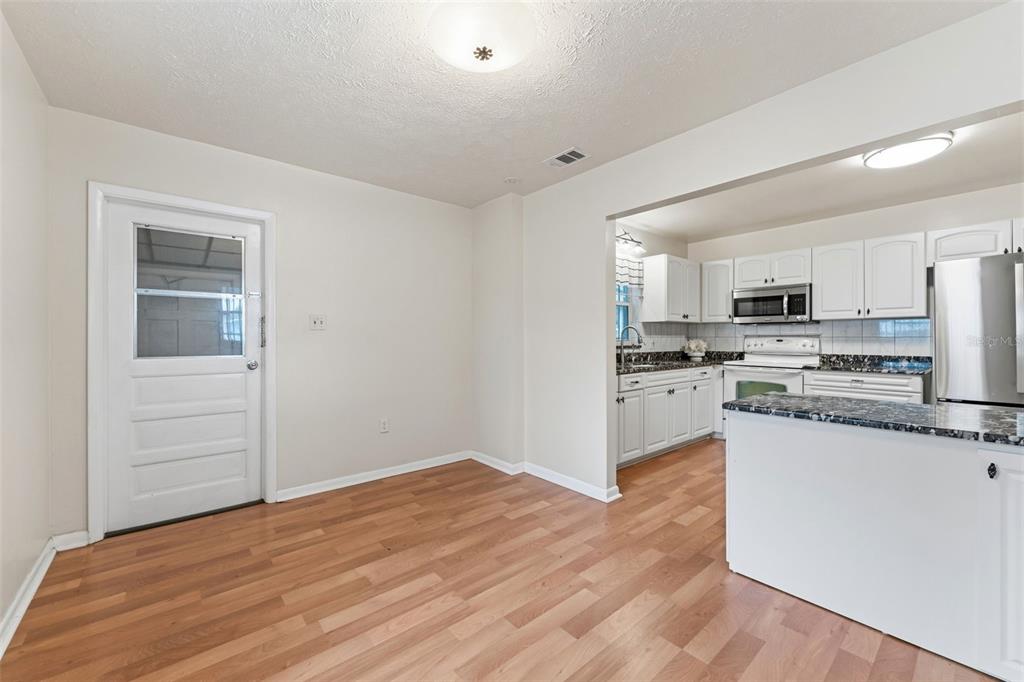 2711 West Heiter Street Tampa, FL 33607 - Photo 5 of 36