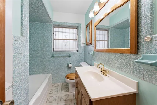 $1,950 | 2711 West Heiter Street, Tampa, FL 33607