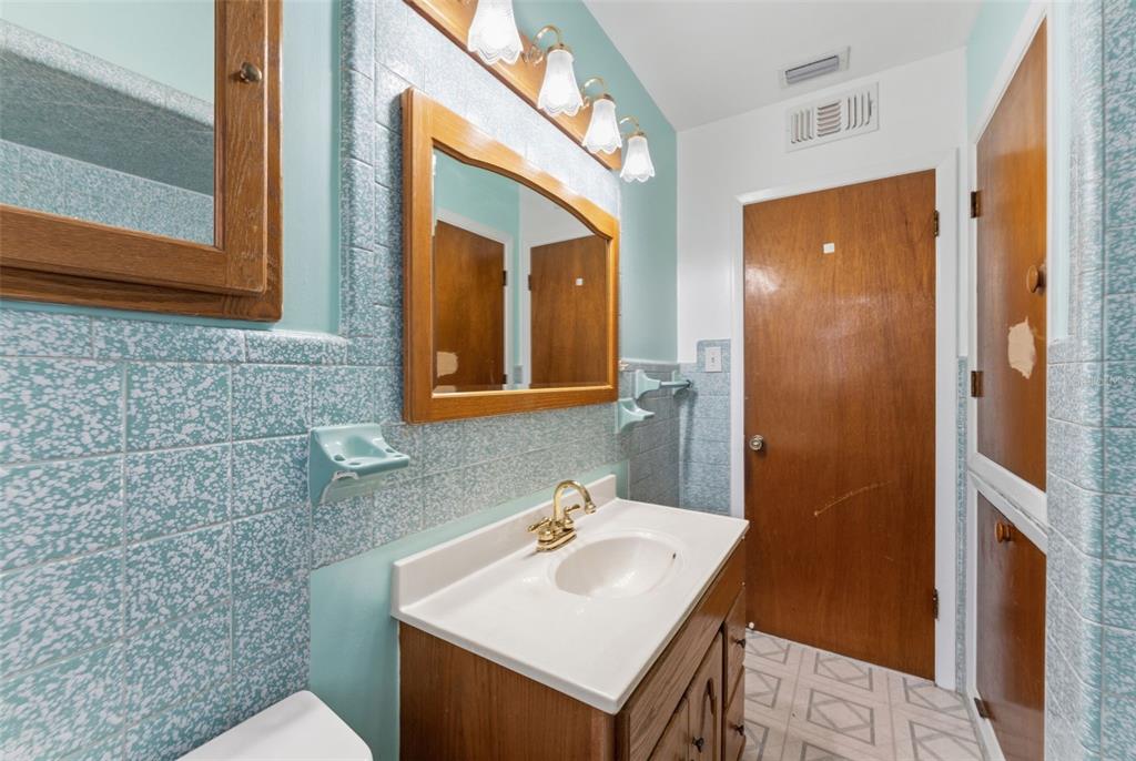 2711 West Heiter Street Tampa, FL 33607 - Photo 9 of 36