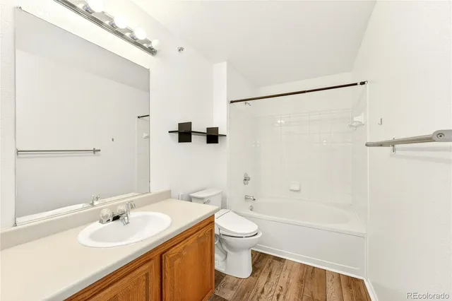 $2,300 | 18929 East Warren Circle, Unit C205, Aurora, CO 80013