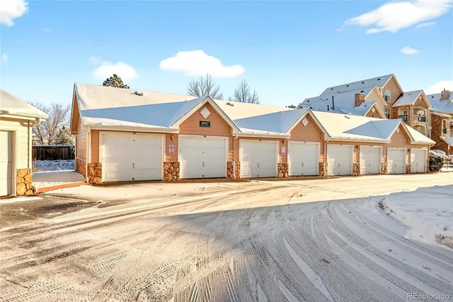 $2,300 | 18929 East Warren Circle, Unit C205, Aurora, CO 80013