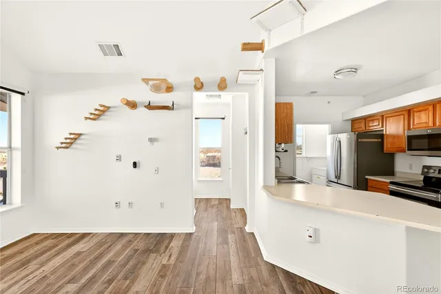 $2,300 | 18929 East Warren Circle, Unit C205, Aurora, CO 80013