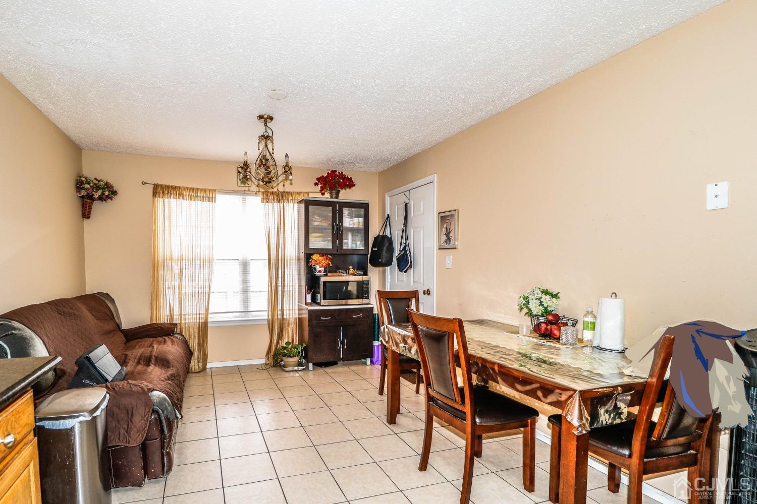 44 Prestwick Way Edison, NJ 08820 - Photo 5 of 22 Gallery Image 5