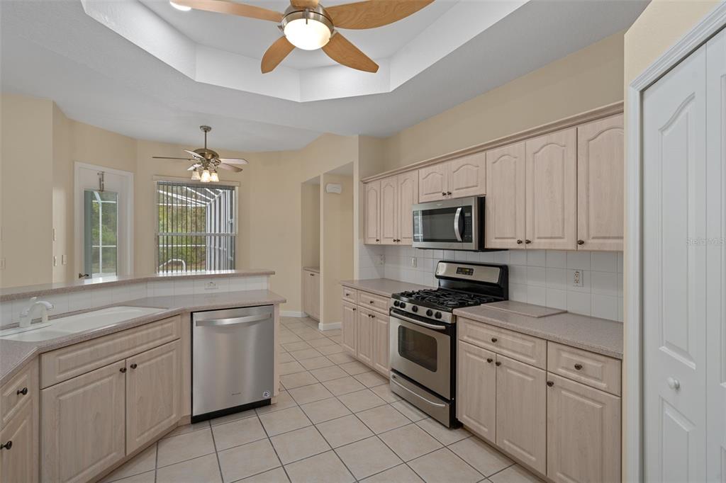 12265 Fulmar Road Weeki Wachee, FL 34614 - Photo 14 of 55