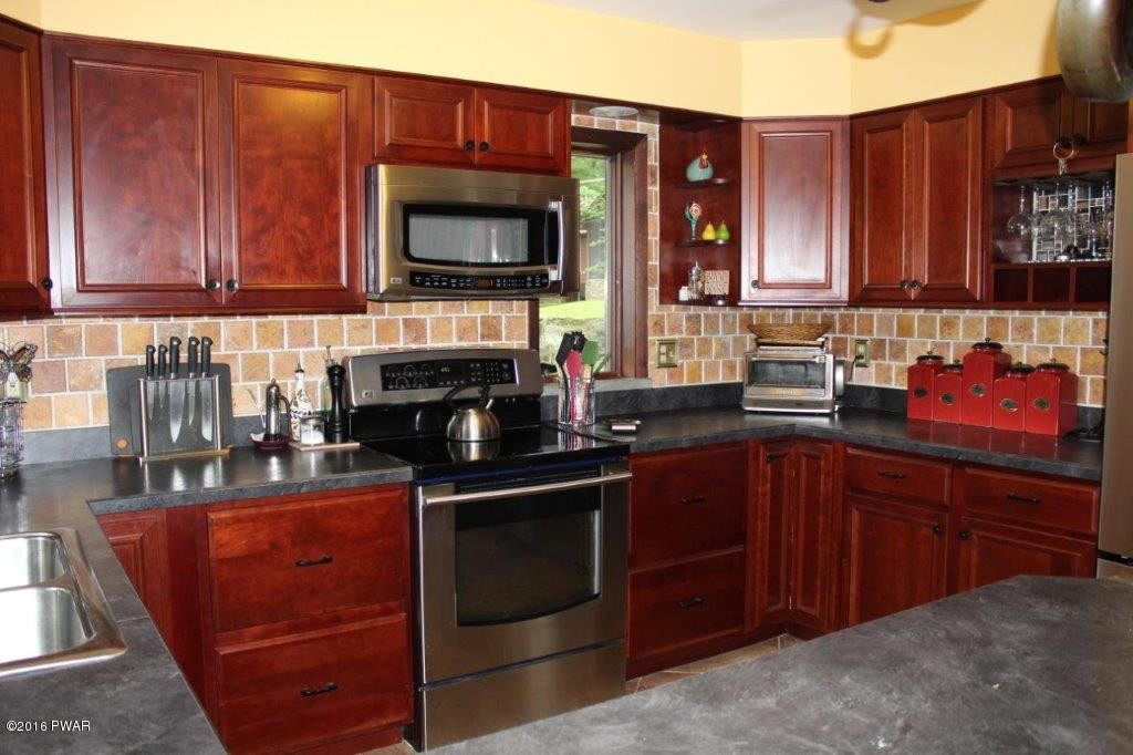 108 Wallenpaupack Road Lakeville, PA 18438 - Photo 5 of 20