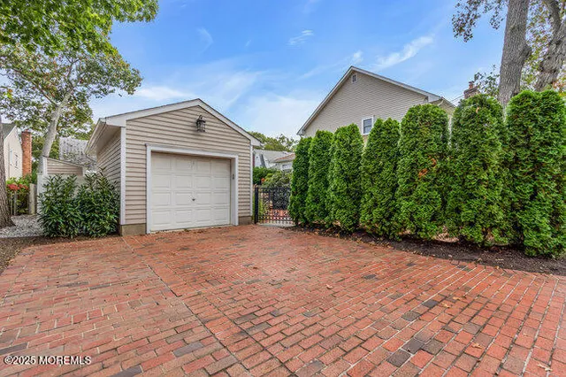 $10,000 | 8 Glenwood Place, Spring Lake, NJ 07762