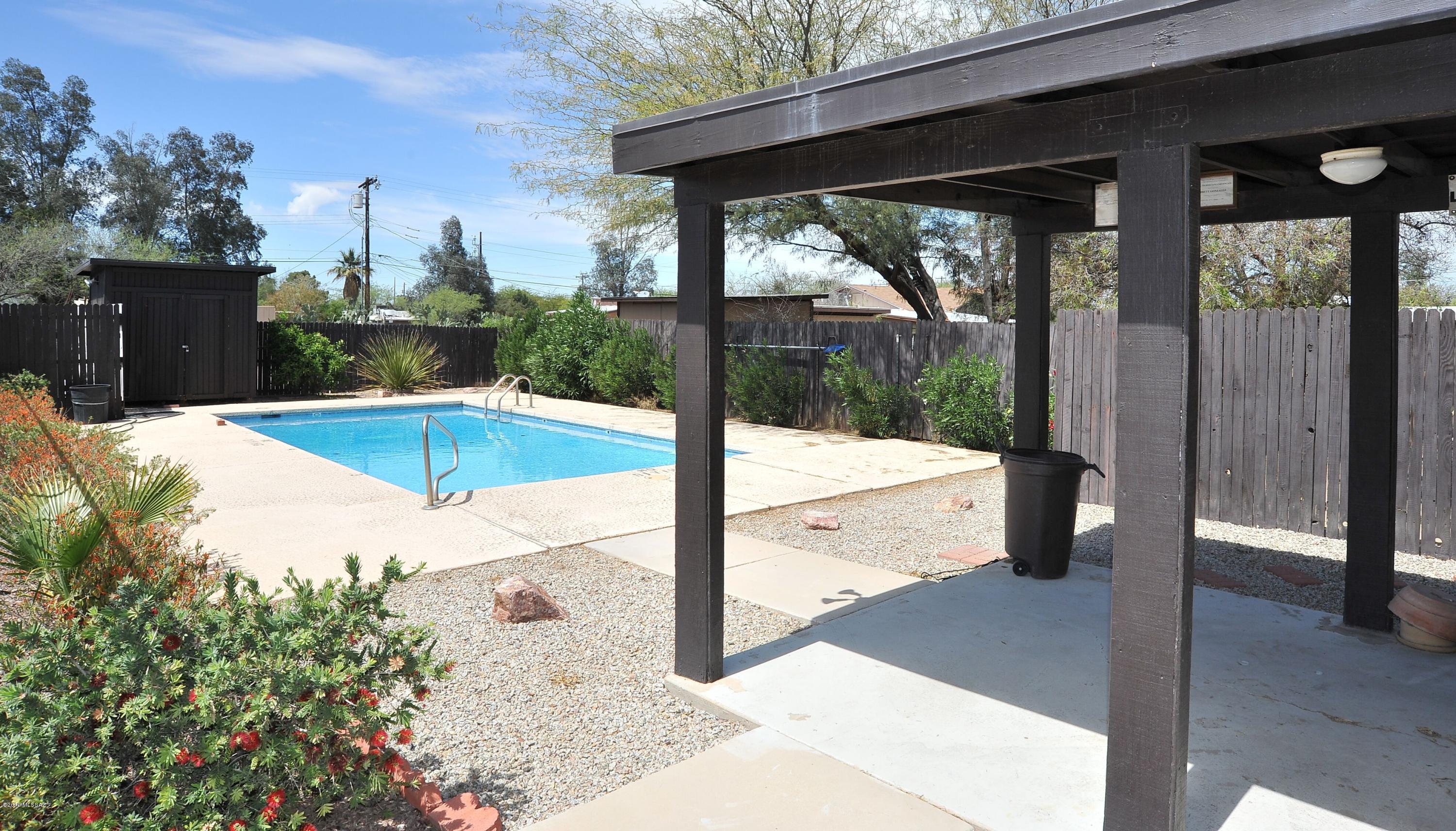 211 West Roger Road, Unit 15 Tucson, AZ 85705 - Photo 31 of 32