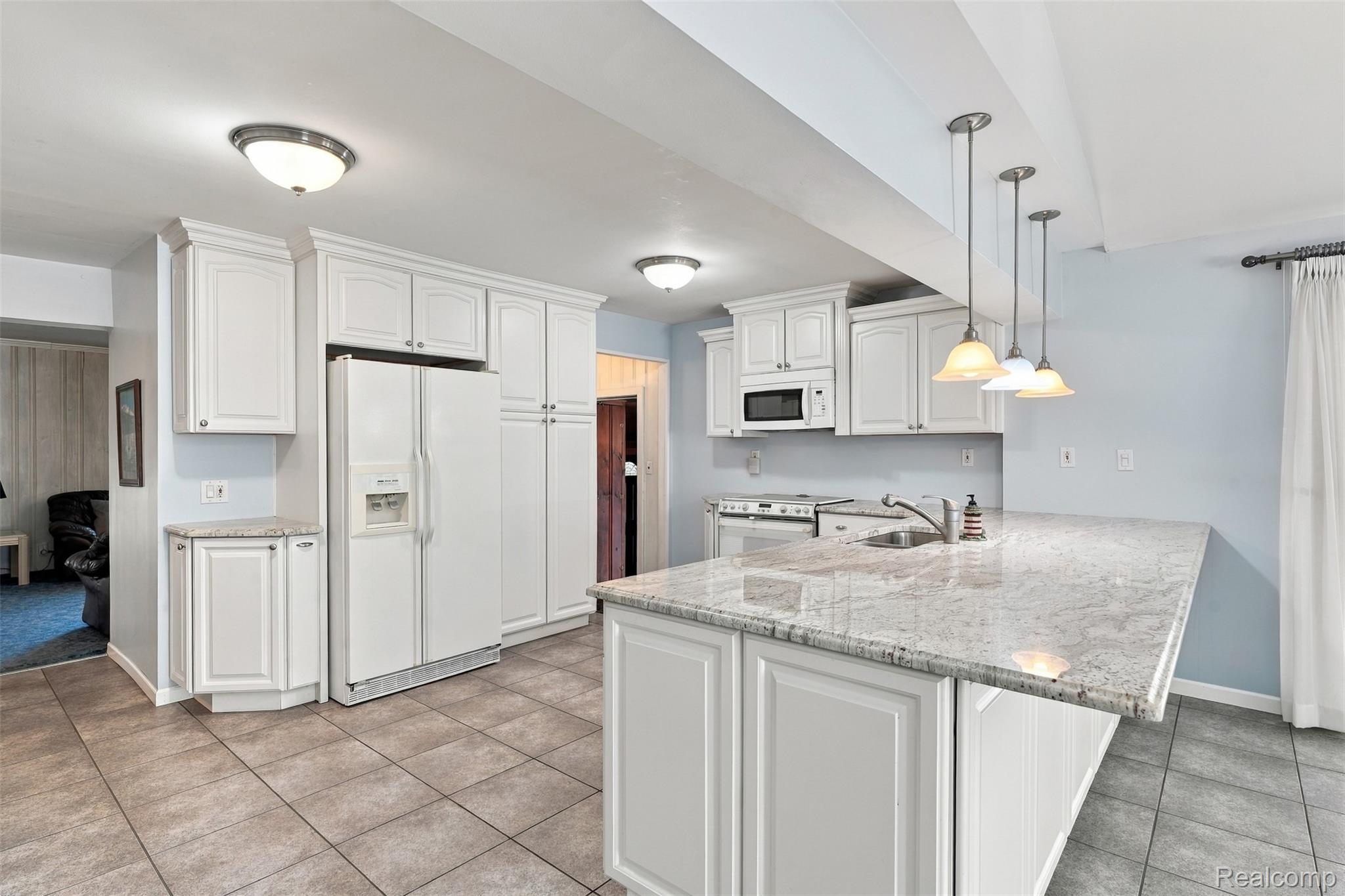 804 East Avon Road Rochester, MI 48307 - Photo 13 of 59 804 e avon rd-12.jpg