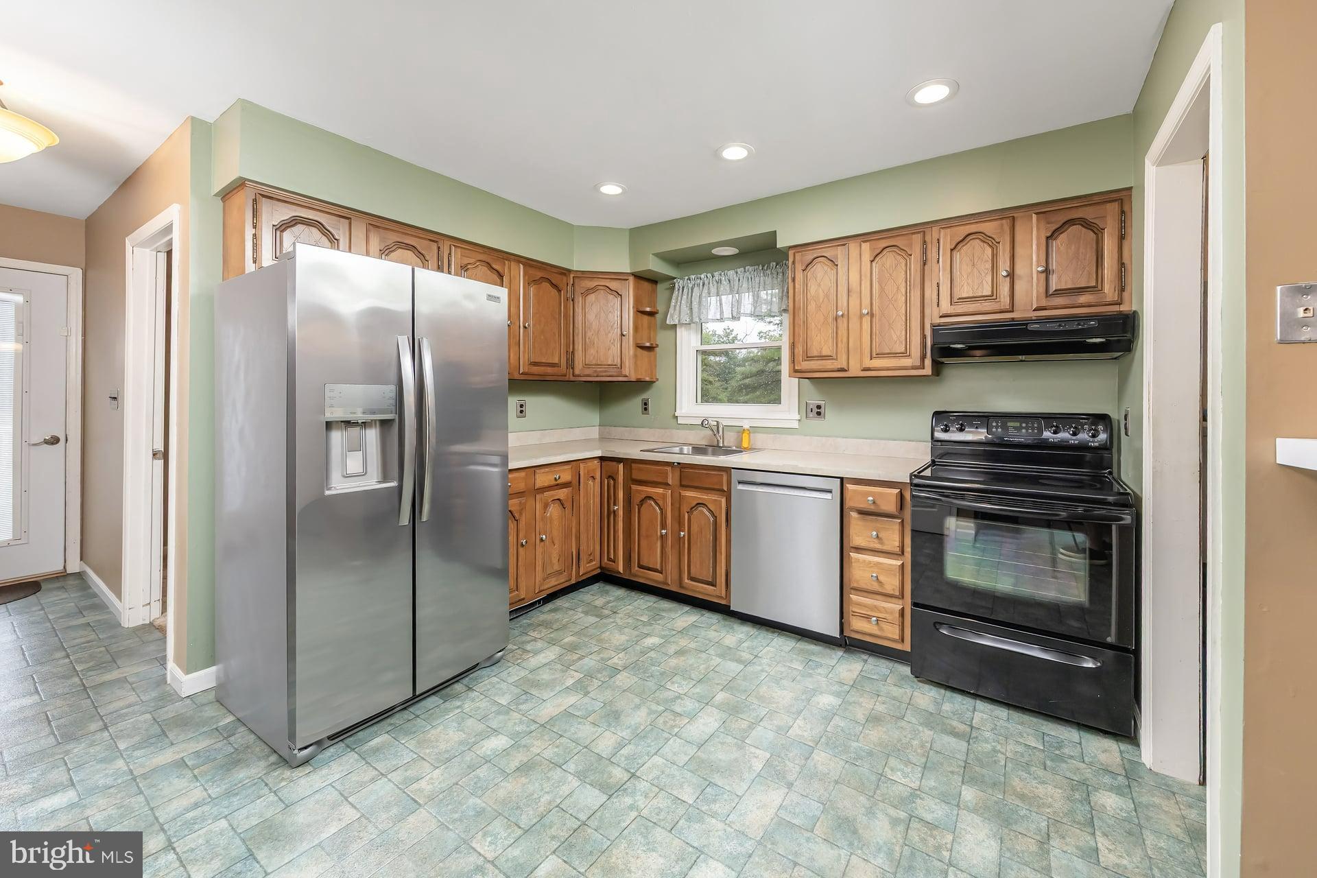 1010 Willow Grove Road Pittsgrove, NJ 08318 - Photo 6 of 22 Kitchen
