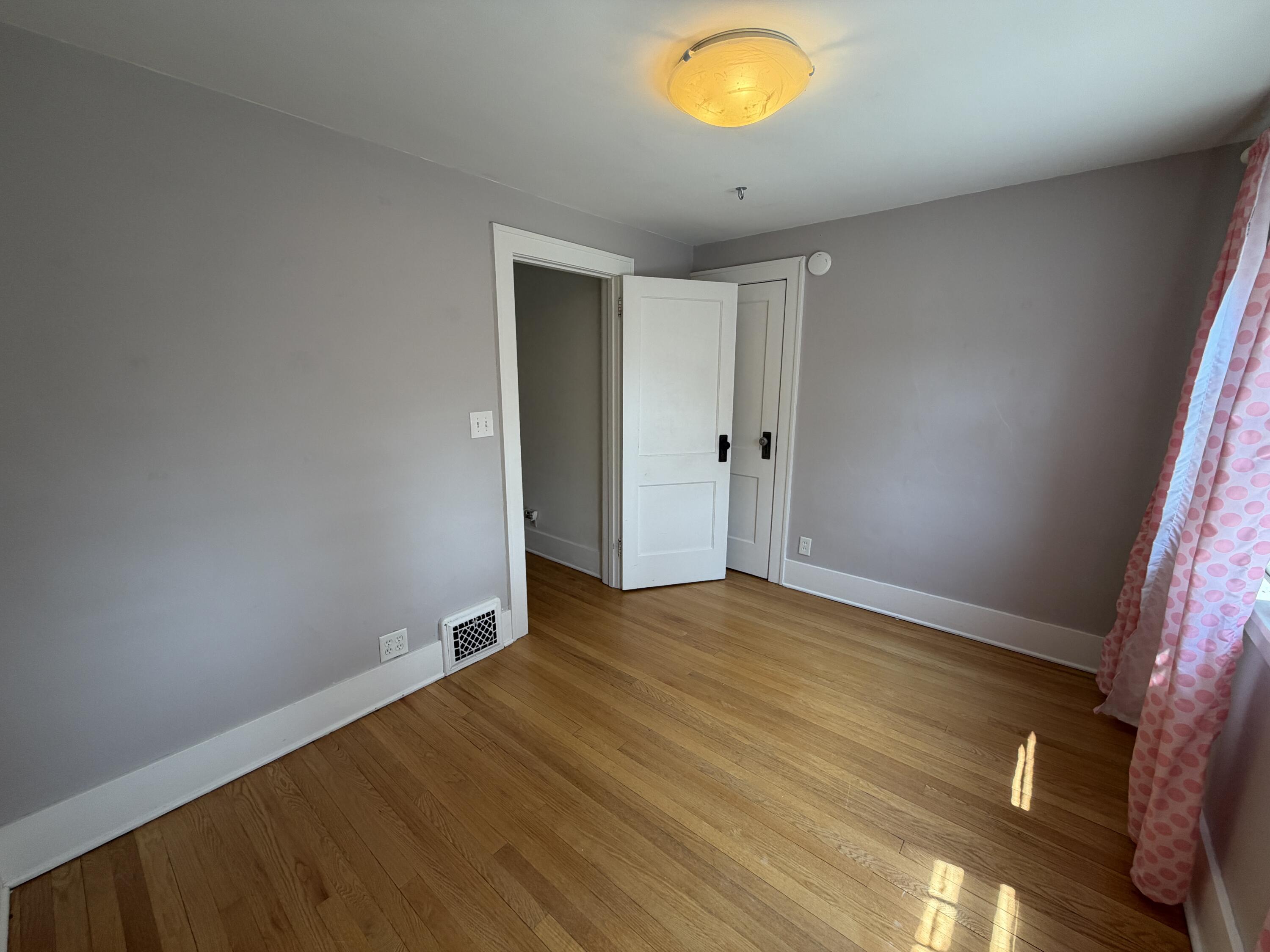 321 Inkster Avenue Kalamazoo, MI 49001 - Photo 43 of 48 Bedroom 4