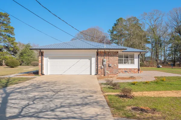 $409,000 | 2928 Barton Road, Crestview, FL 32539