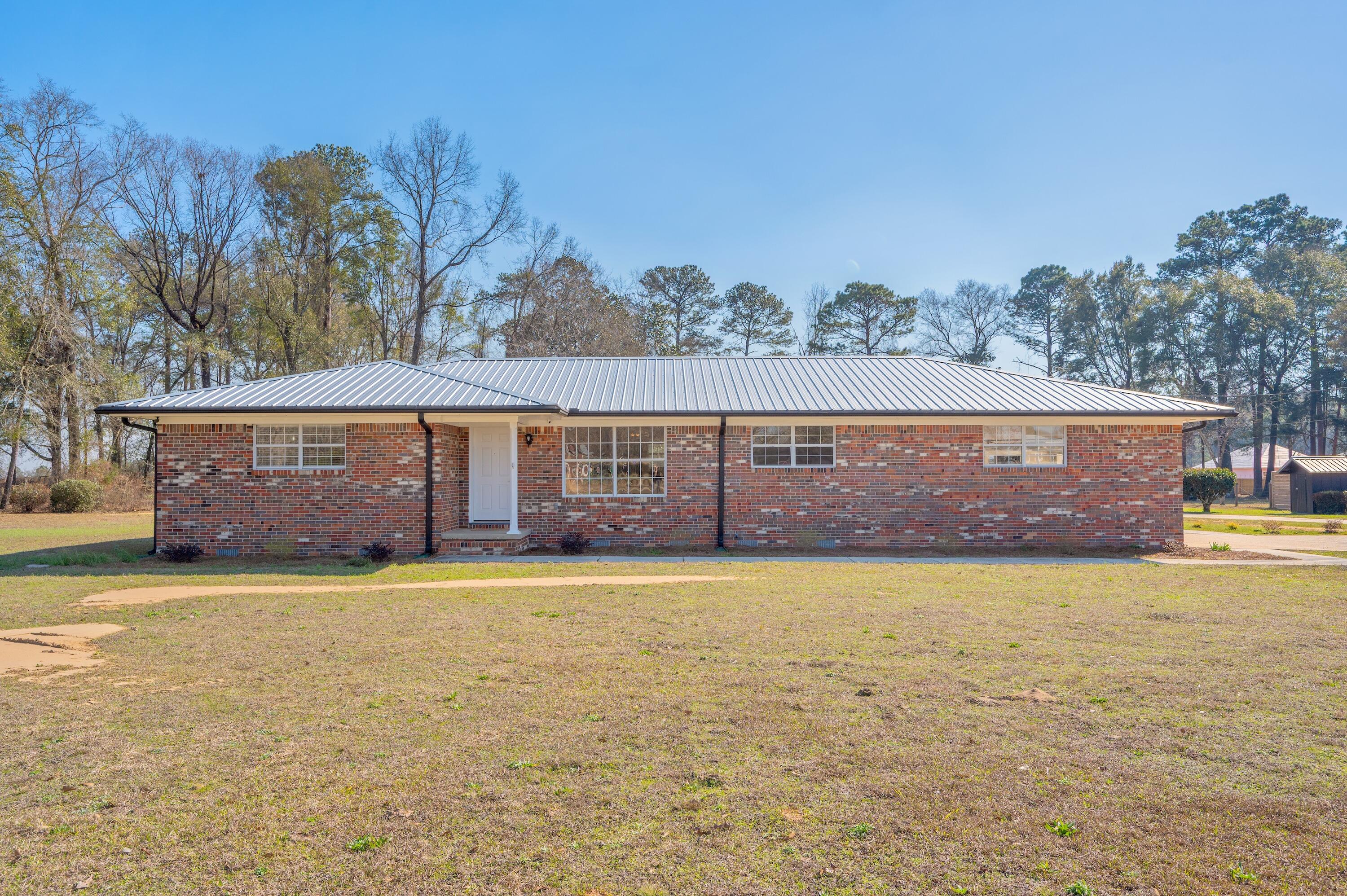 2928 Barton Road Crestview, FL 32539 - Photo 4 of 65 2928 Barton Rd-37