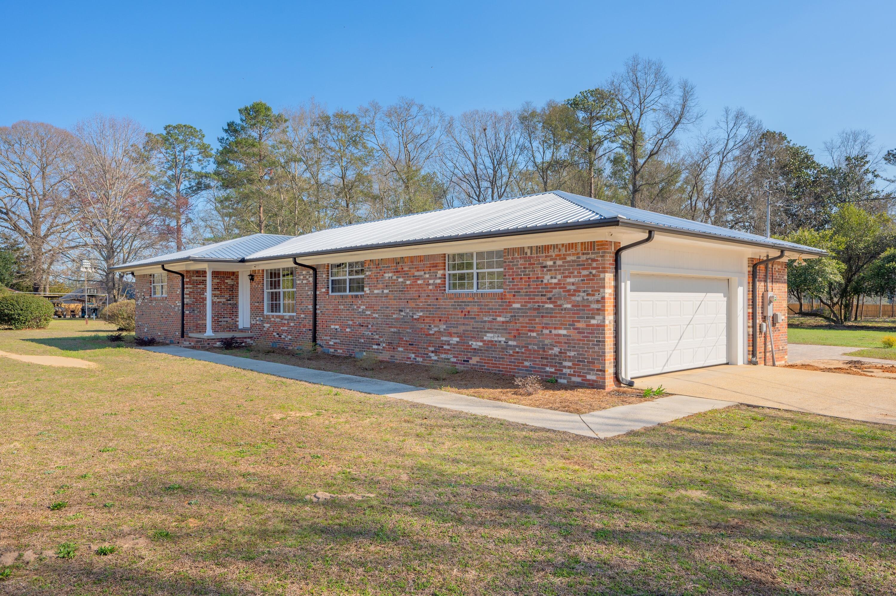 2928 Barton Road Crestview, FL 32539 - Photo 5 of 65 2928 Barton Rd-40