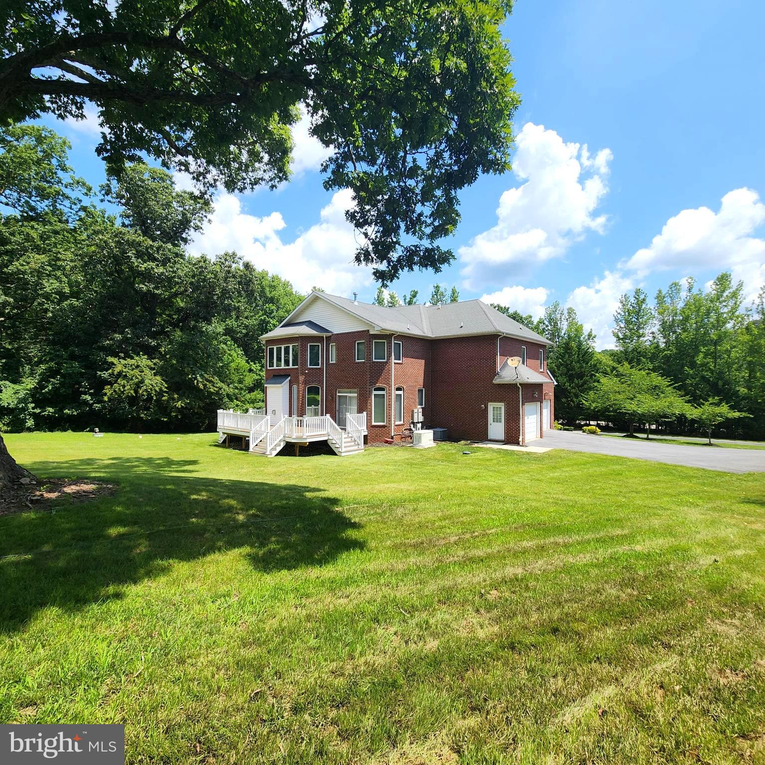 17410 Queen Anne Road Upper Marlboro, MD 20774 - Photo 4 of 82 Huge Deck Maintenance Free