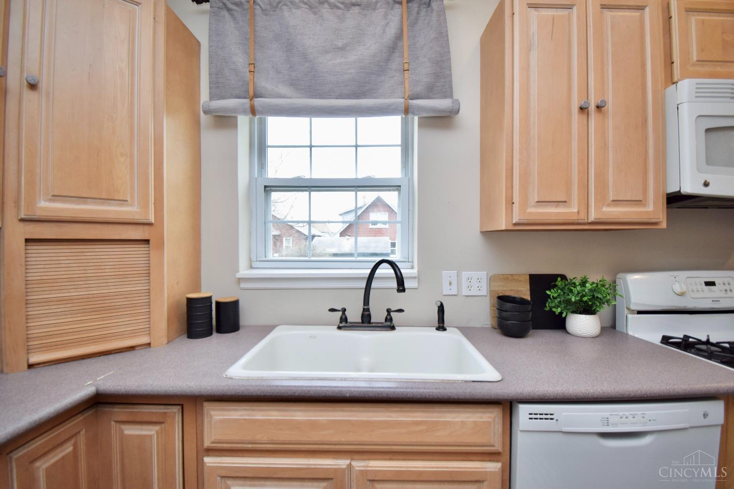 4947 Ralph Avenue Cincinnati, OH 45238 - Photo 16 of 56 Gallery Image 16