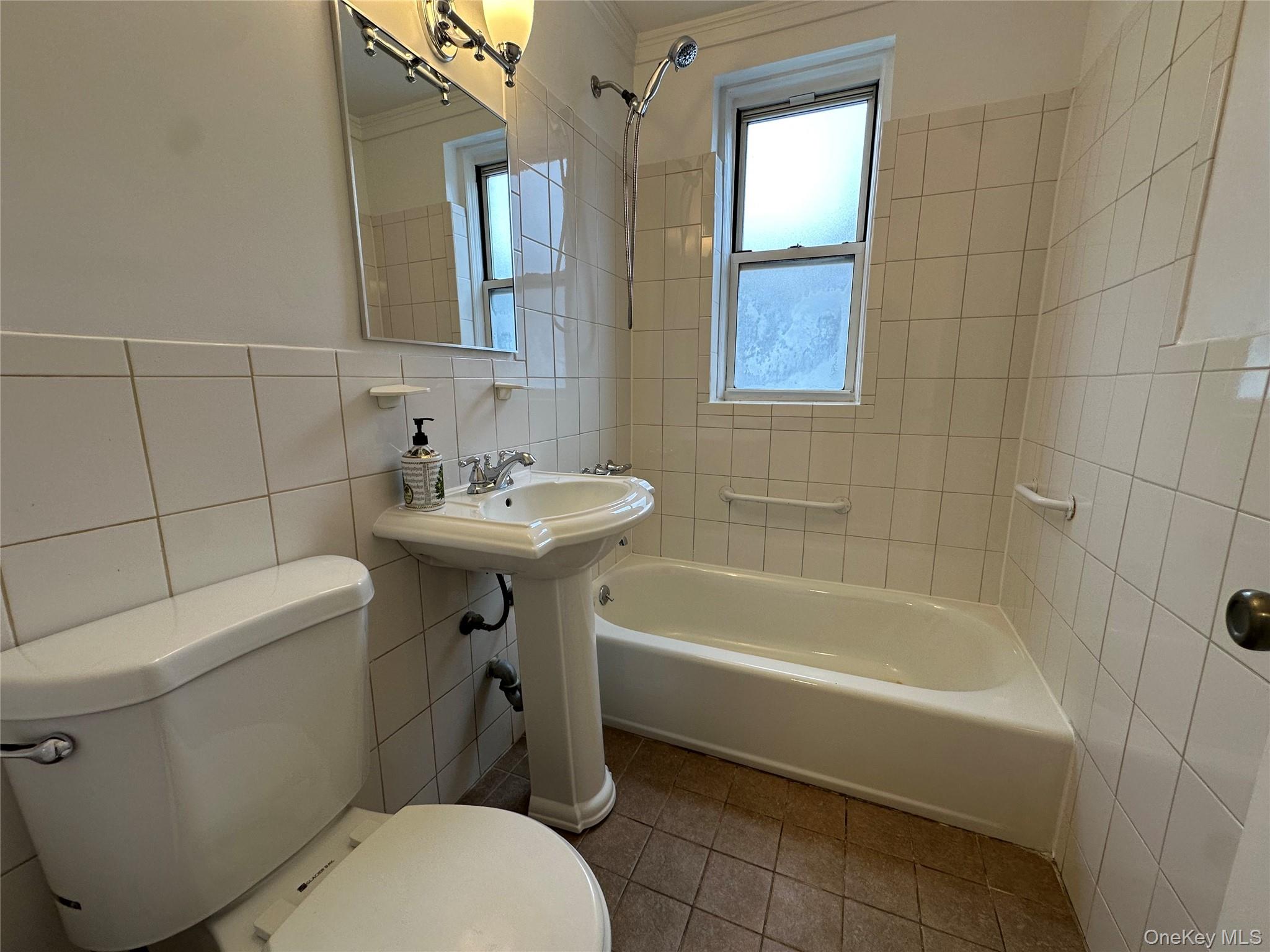 1 Vincent Road, Unit 3K Bronxville, NY 10708 - Photo 33 of 38 Bathroom window offering both light and ventilation