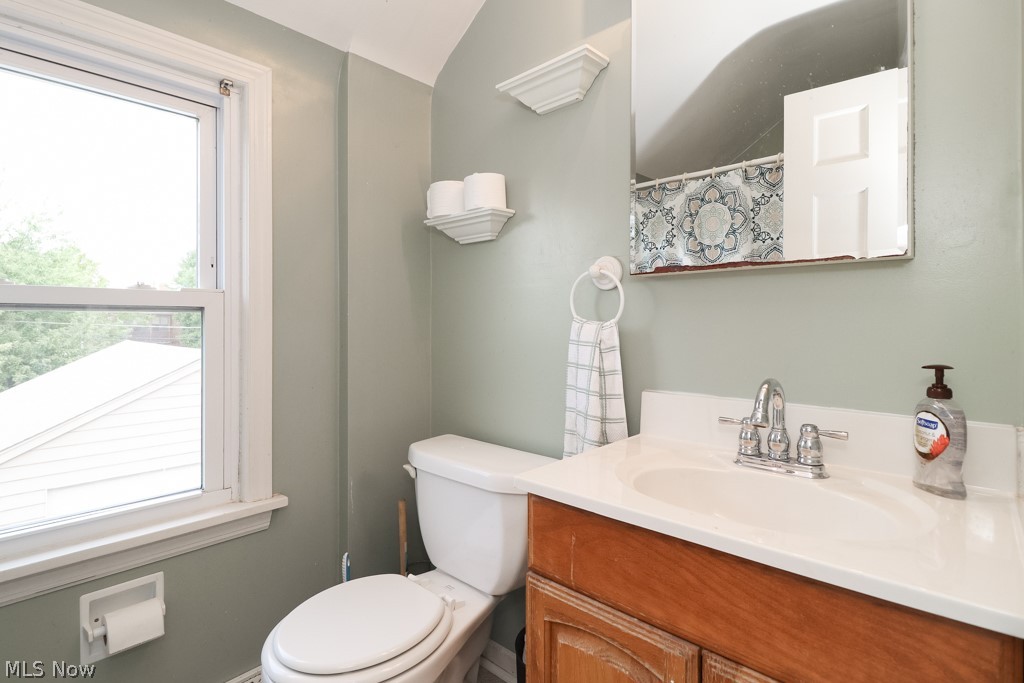 6202 Manchester Road Parma, OH 44129 - Photo 10 of 18