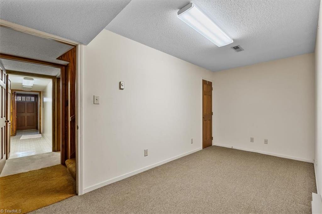 4403 Oakcliffe Road Greensboro, NC 27406 - Photo 36 of 45 Gallery Image 36