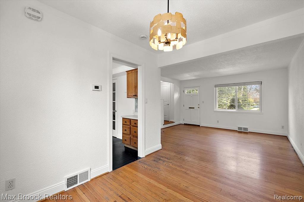 1652 Graefield Road Birmingham, MI 48009 - Photo 10 of 35