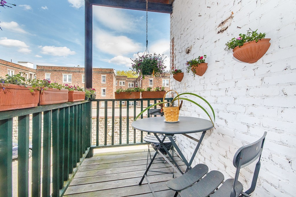 61 Thatcher Street, Unit 3 Brookline, MA 02446 - Photo 19 of 22