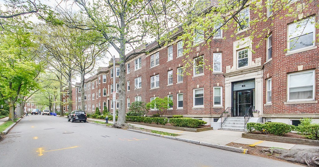 61 Thatcher Street, Unit 3 Brookline, MA 02446 - Photo 21 of 22